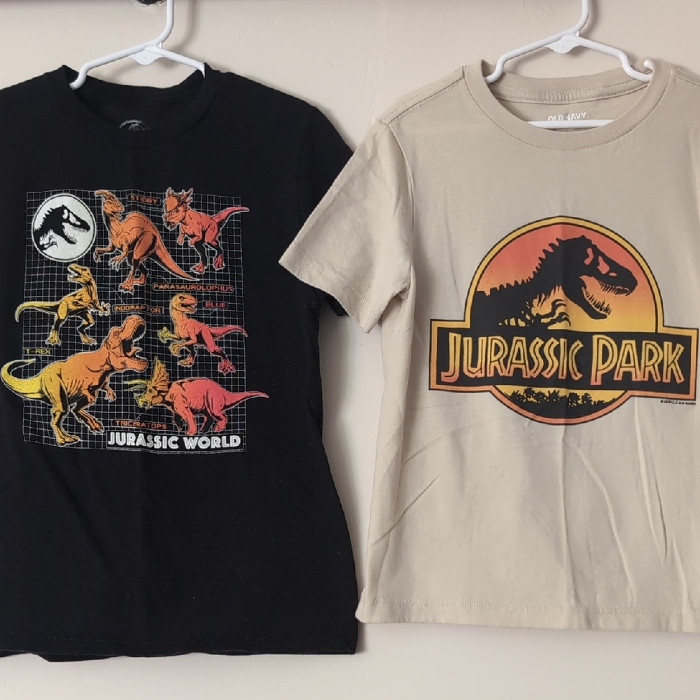 Set Of 2 Kids Jurassic Park & Jurassic World Dinosaur T-shirts Size Small 6-7
